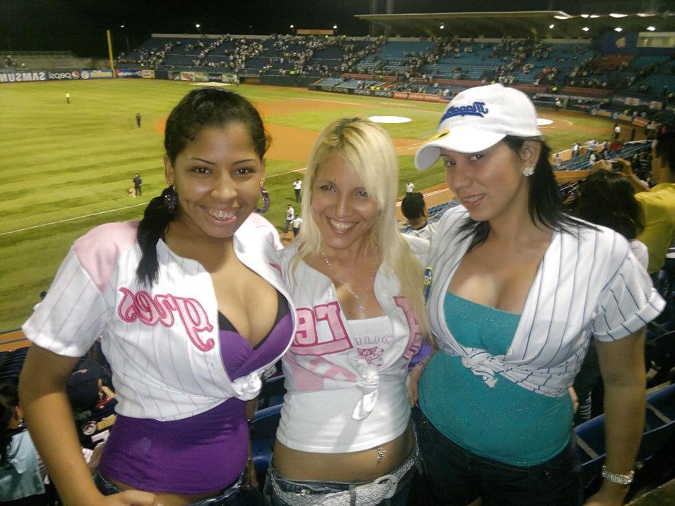 18P Blonde latin sexy mom