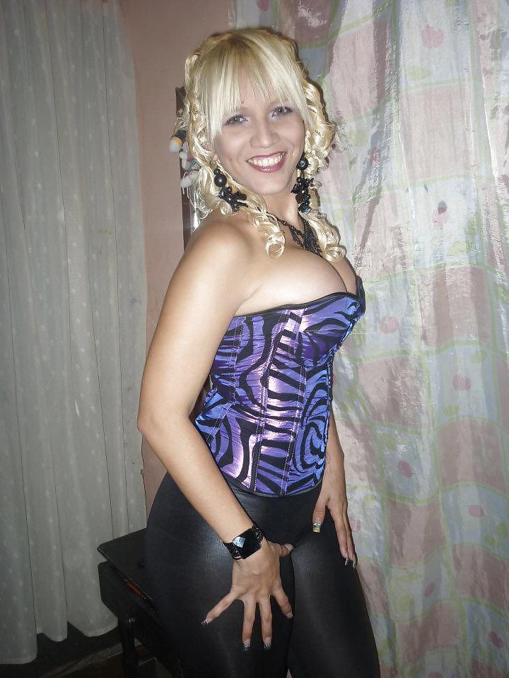 18P Blonde latin sexy mom