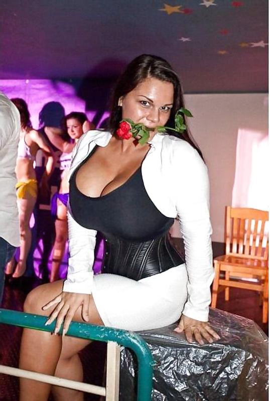 25P Russian tv channel NTV hostess Maria Zarring 
