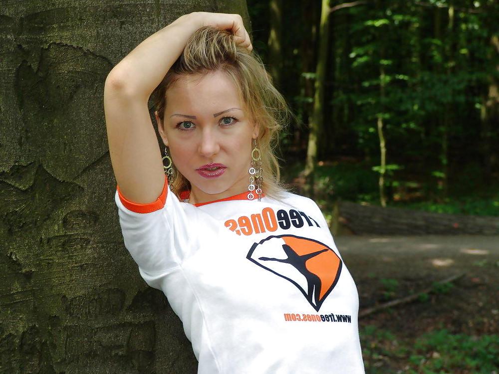 25P T-SHIRT BABE - VANESSA G.
