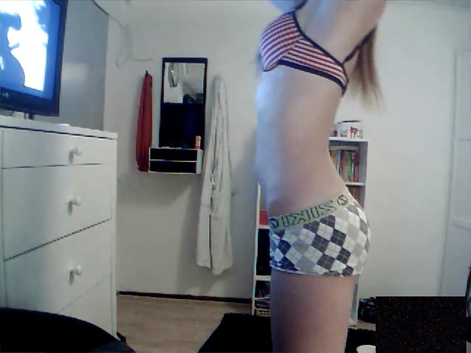 9P My hot 18 year old webcam Ex