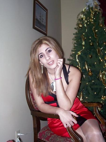 25P Arab Girls and Wifes in Nylon