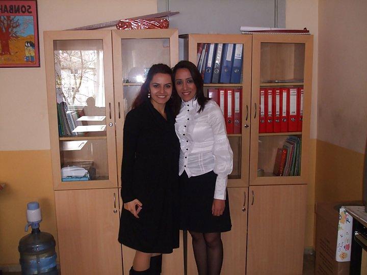25P Arab Girls and Wifes in Nylon