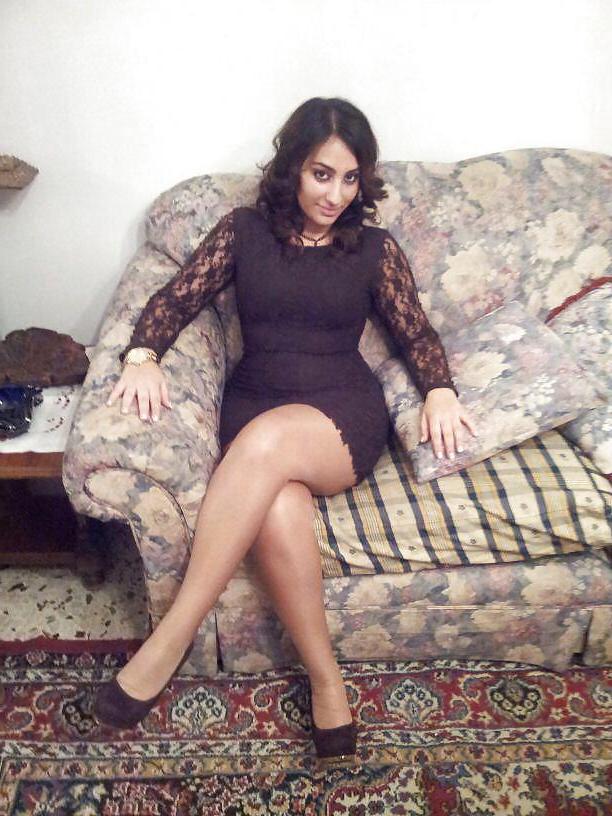 25P Arab Girls and Wifes in Nylon