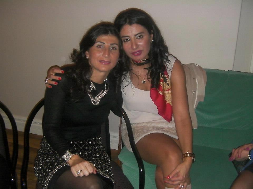 25P Arab Girls and Wifes in Nylon