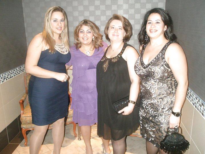 25P Arab Girls and Wifes in Nylon