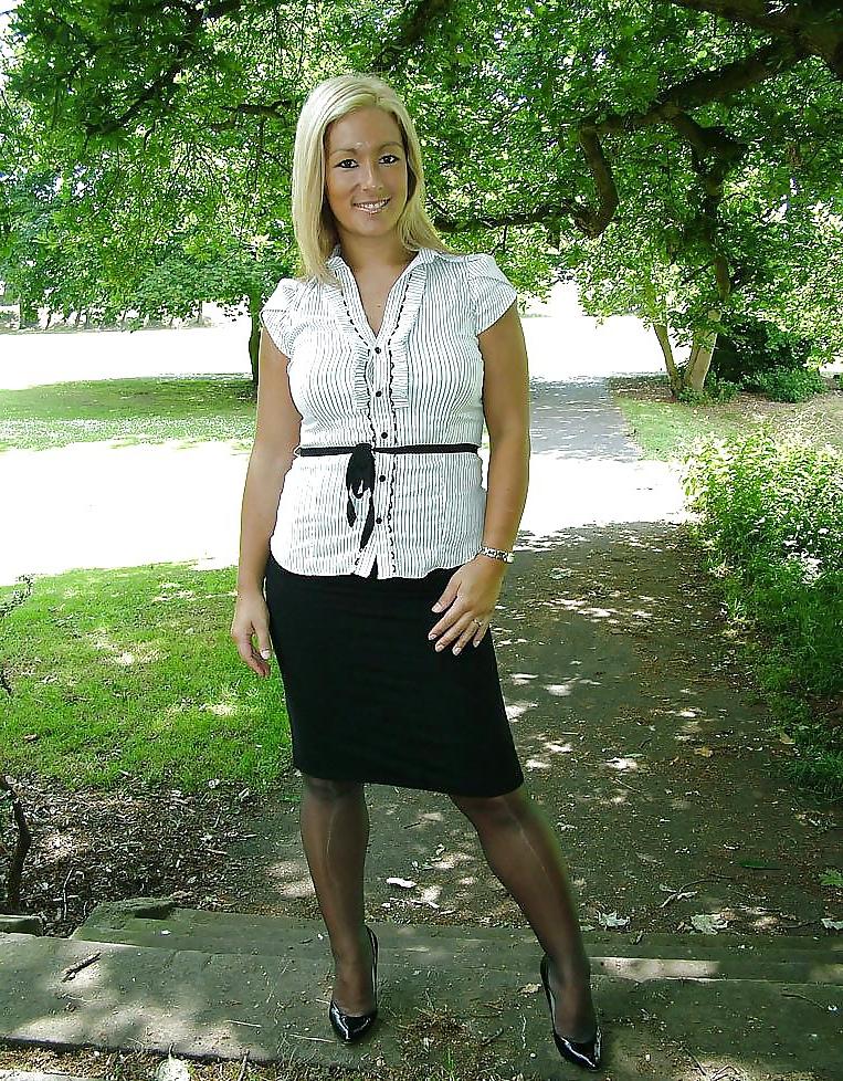 12P High Heels and Nylons - Regine