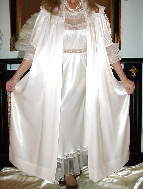 14P Satin Nightwear