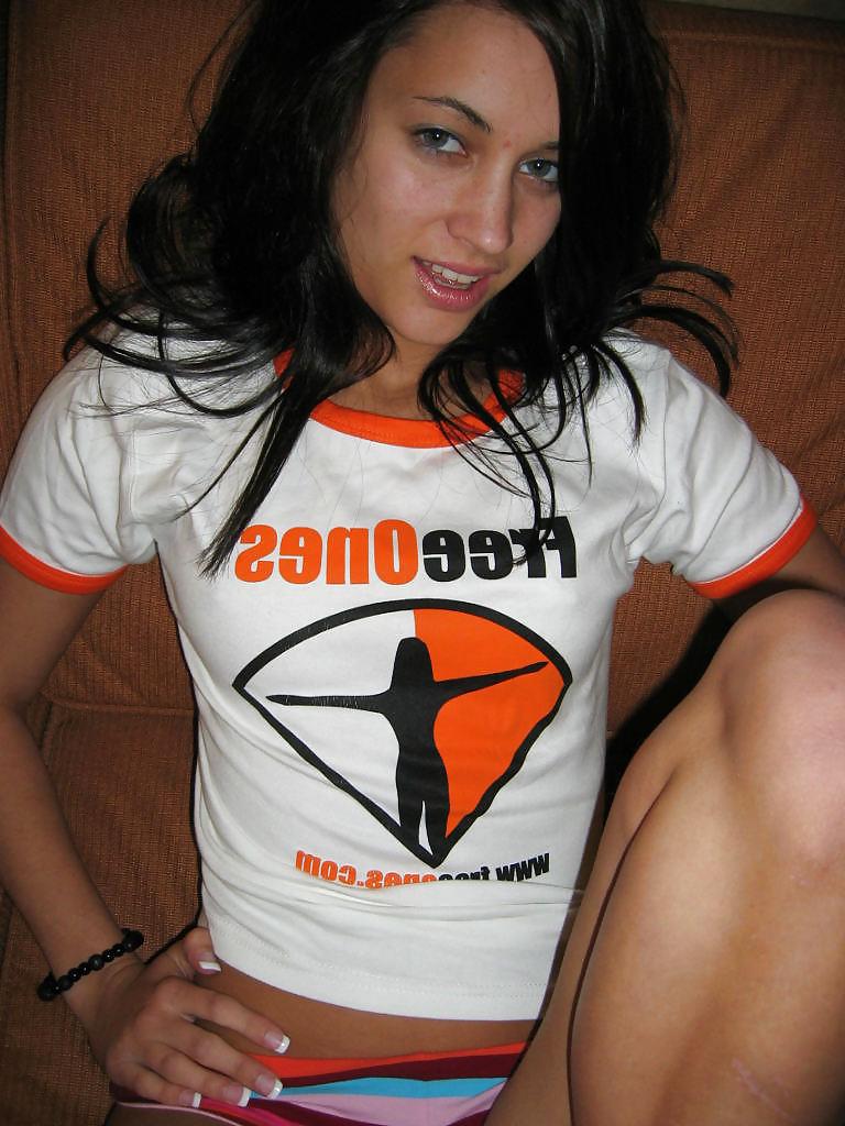 25P T-SHIRT BABE - GEORGIA JONES