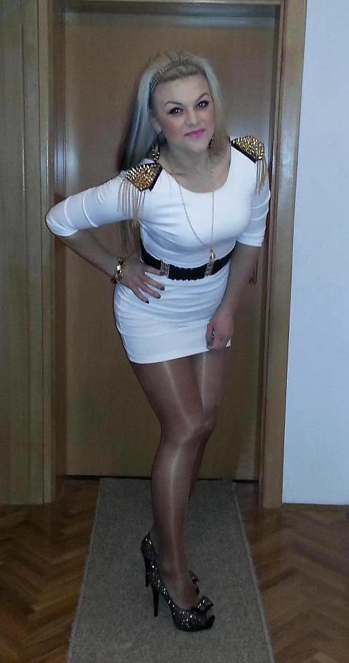 25P Beautiful Girls in Nylons