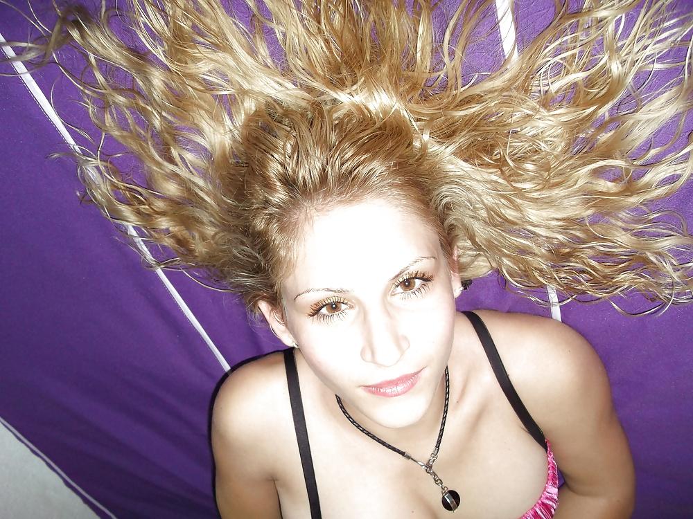 8P Girl 5 (Romania webcams)