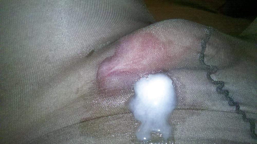 20P Wanking and cumming in pantyhose