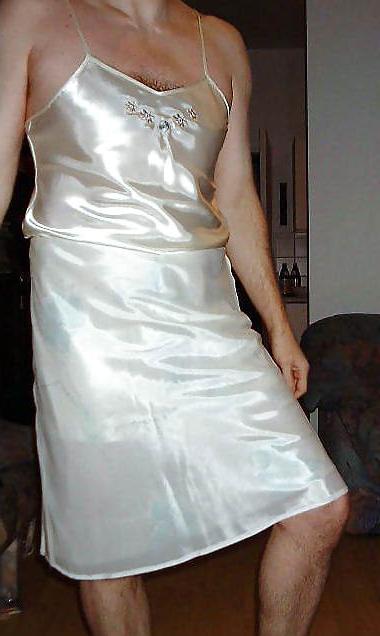 25P Withe Satin and Satin Lined Skirt