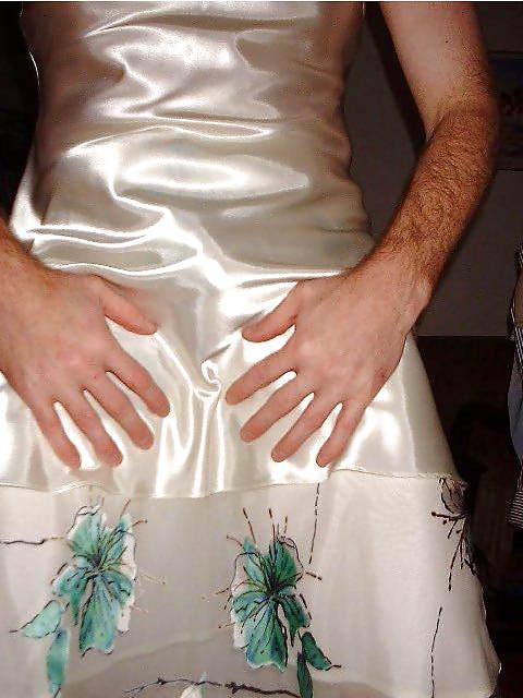25P Withe Satin and Satin Lined Skirt