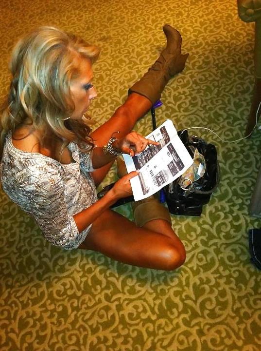 25P Sexy blonde shes a cheer coach
