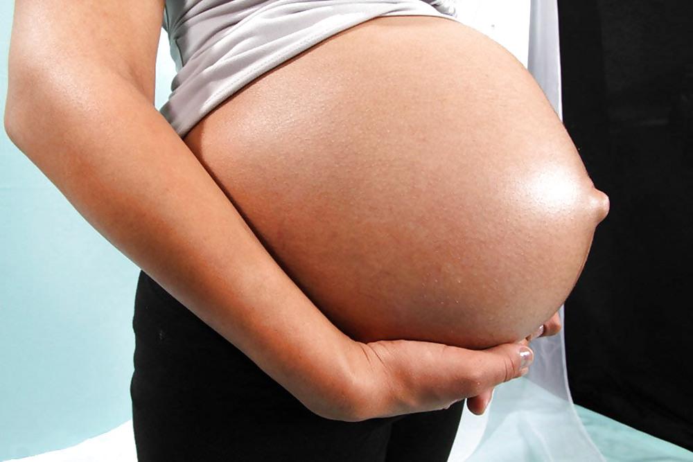 15P Pregnant Latina