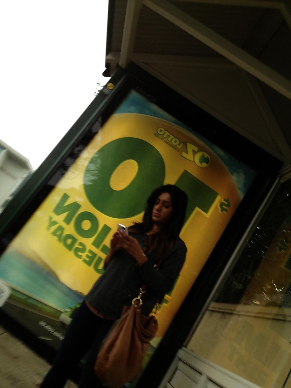 25P Bus stop hottie