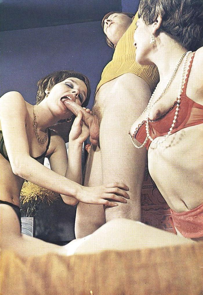 25P Vintage Magazines Porno Club 02