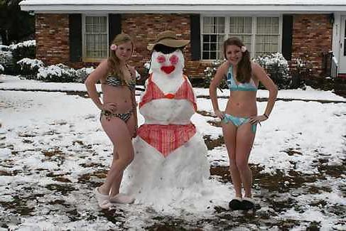 25P Bikini Girls in the Snow