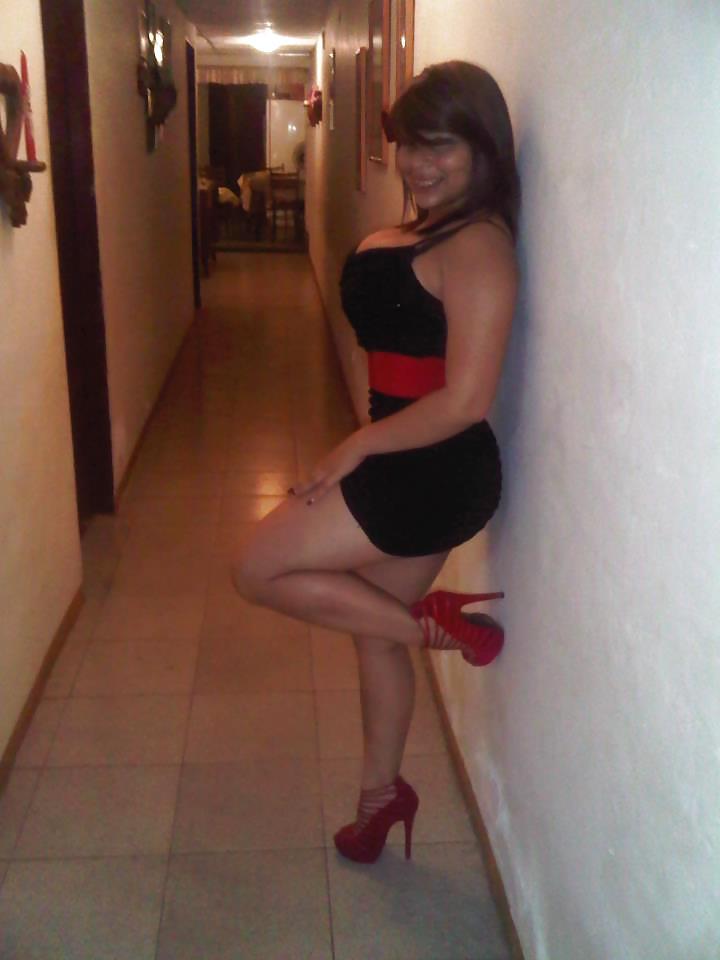 8P Big tit latina
