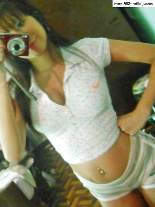 5P Hot Latin babe with Perfect ass