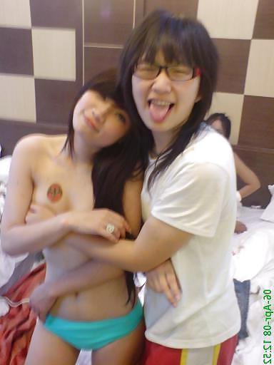 25P Taiwan Coed's are hot!