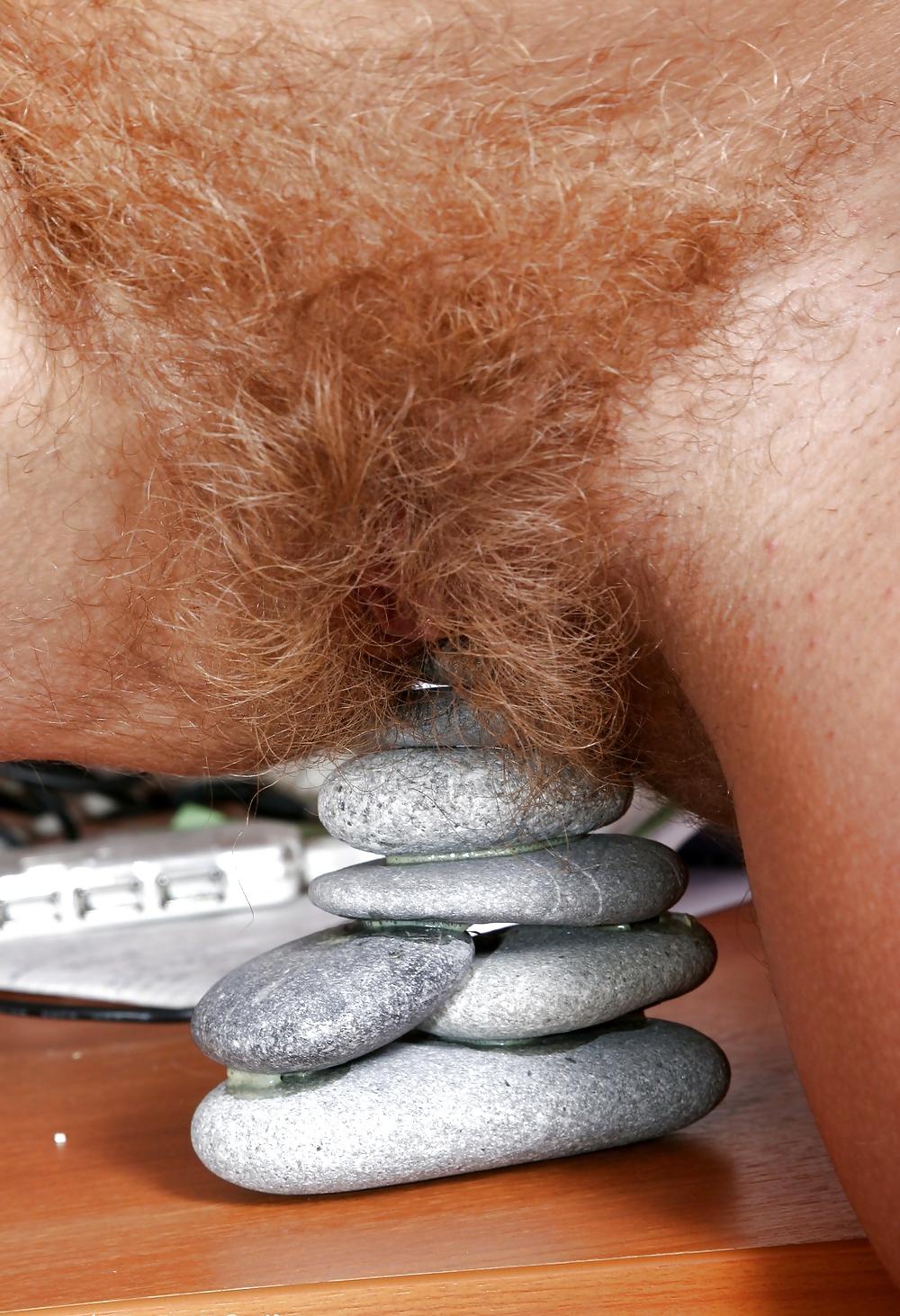 25P Naturally Wild Pussy Bush