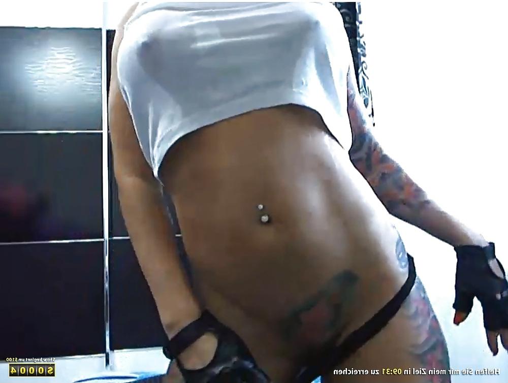 24P Webcam KinkyAssTattoo 2