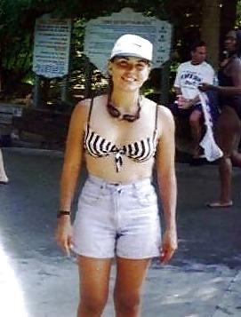 25P Latina Wife Alone