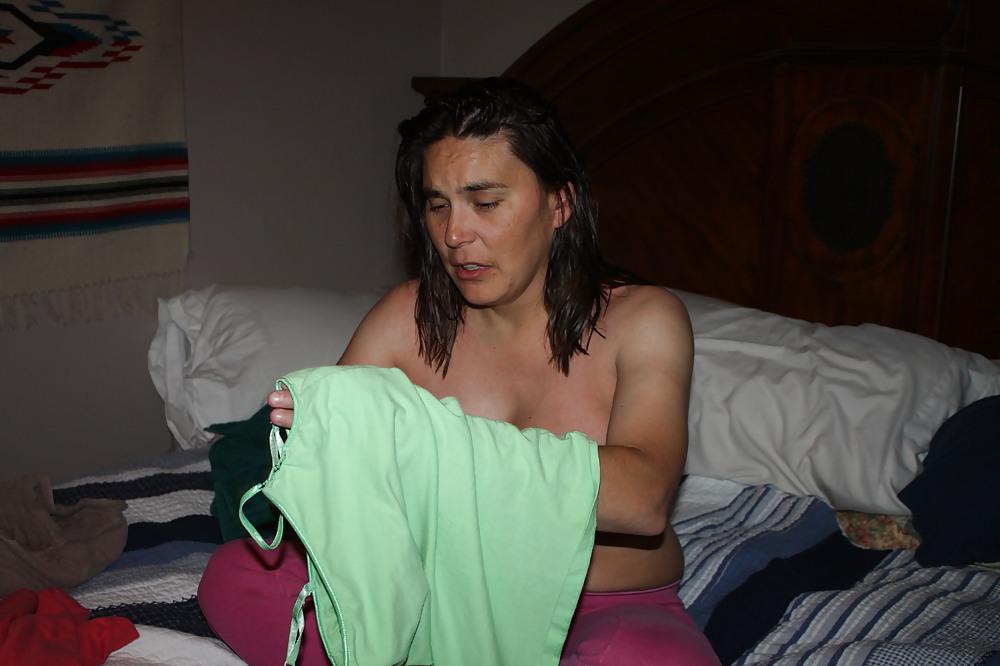 25P Latina Wife Alone
