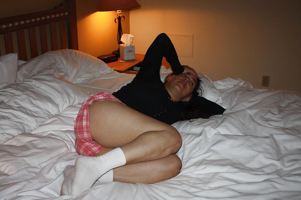 25P Latina Wife Alone