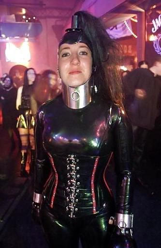 9P Latex fake
