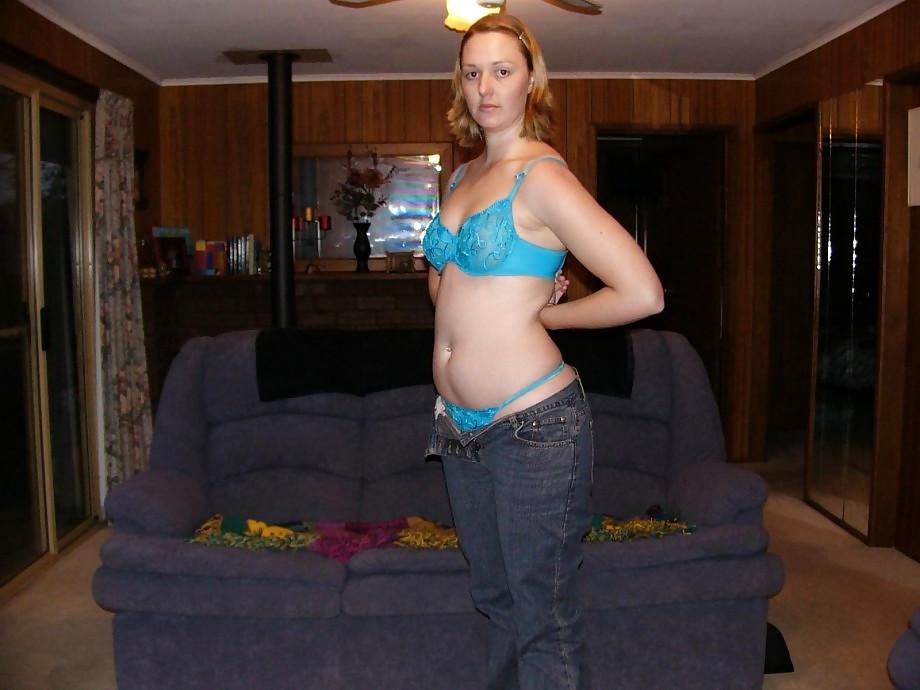 25P Hot Housewife