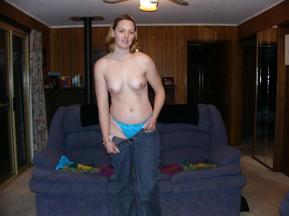 25P Hot Housewife