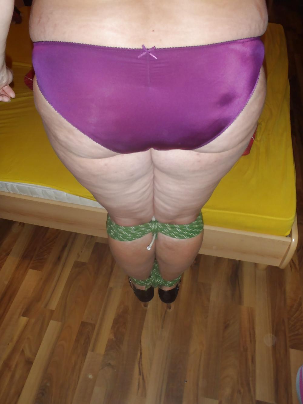 8P Wife in bondage