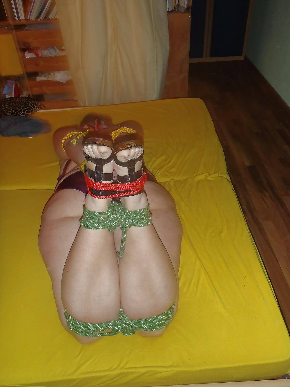 8P Wife in bondage