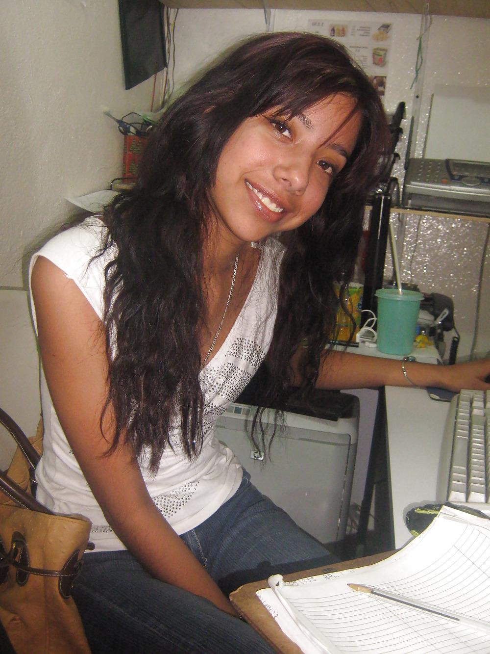 6P Chica latina