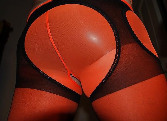 6P Pantyhosed latex games