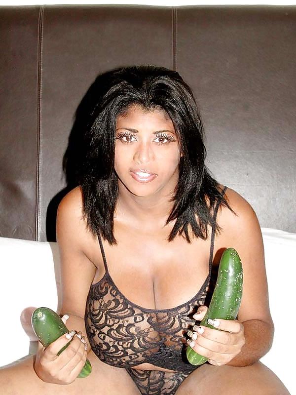 17P LATINA MEGA TITS - KRISTINA MILAN