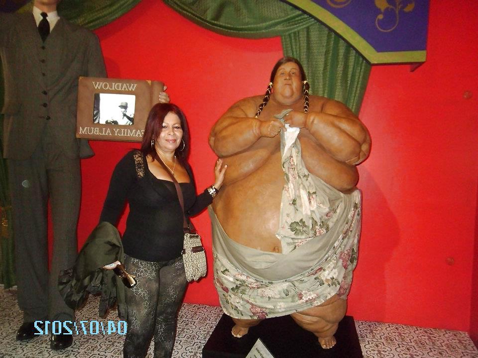 17P Sexy mature latin mom