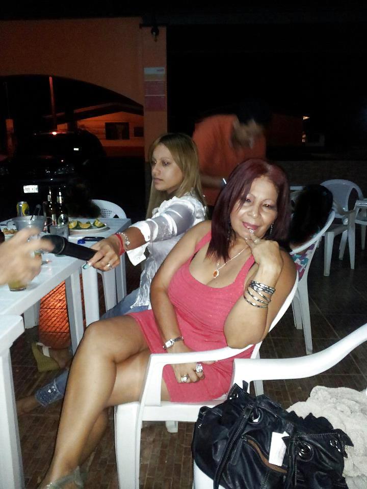 17P Sexy mature latin mom