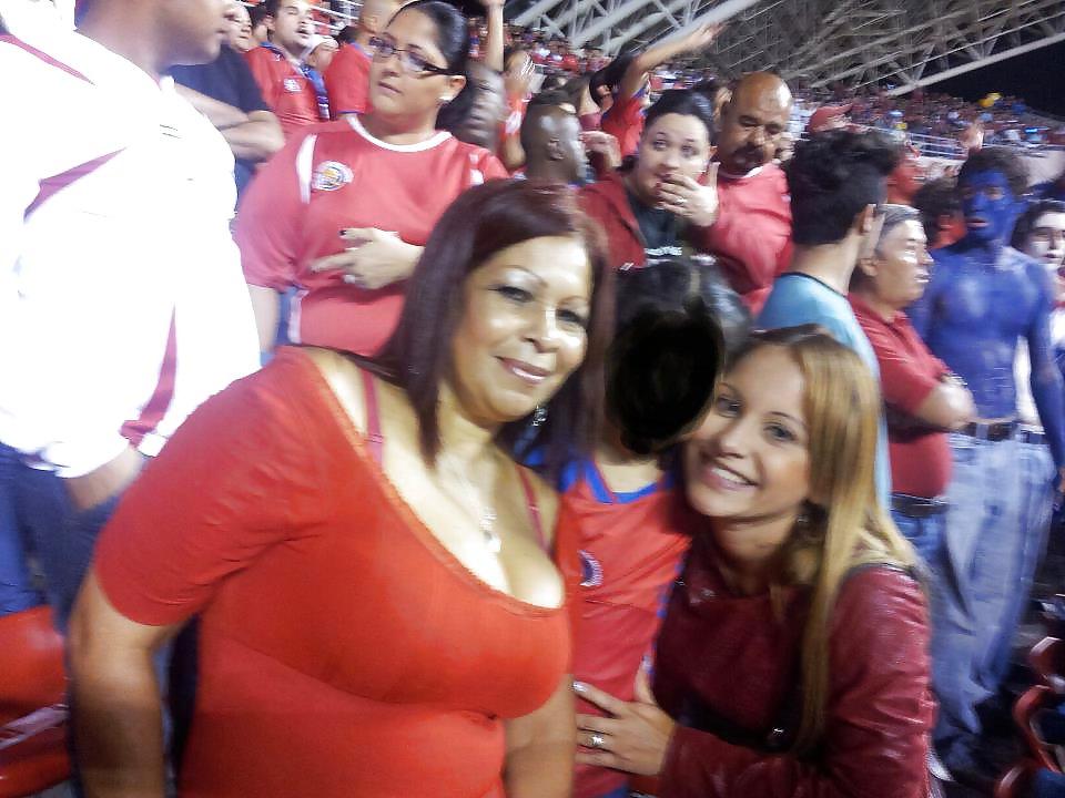 17P Sexy mature latin mom