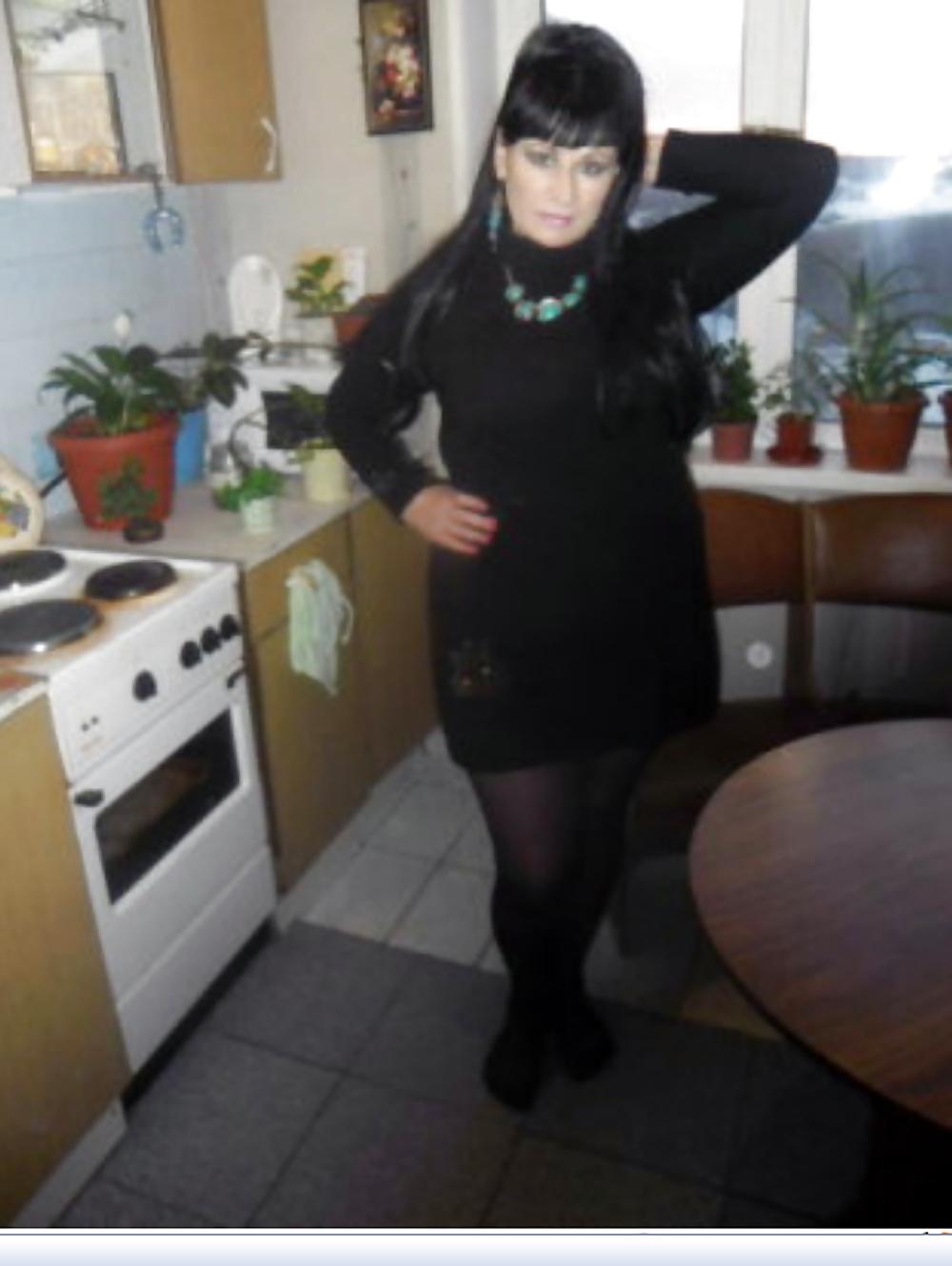 11P Russian hot milfs