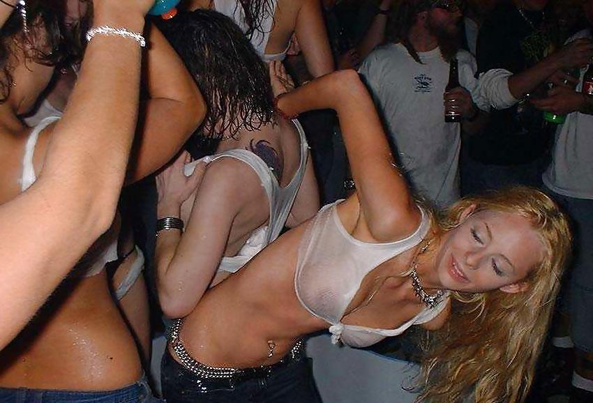 25P Wet T-shirt