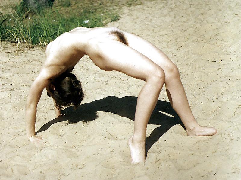 22P Nudist ladies