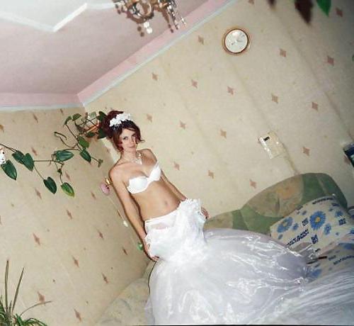 25P Sonntag 3 Feb  2013 18:30  Brides In Wedding