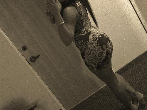 25P Wife in Tight Dresses