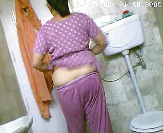 25P Aunty ass