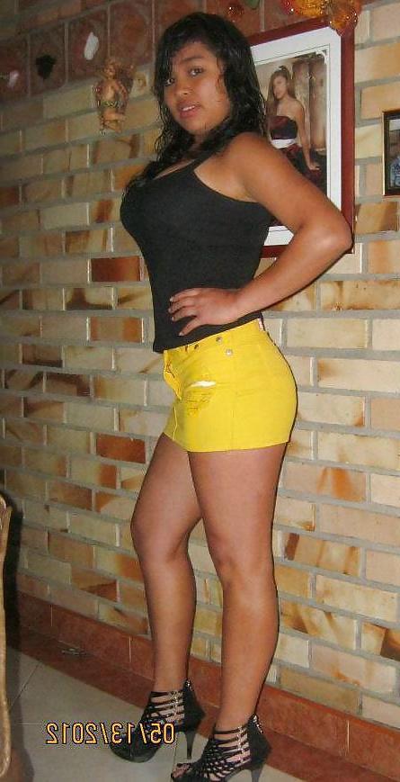 13P Sexy latina