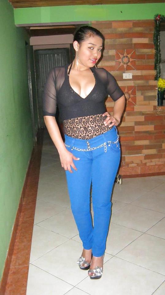 13P Sexy latina